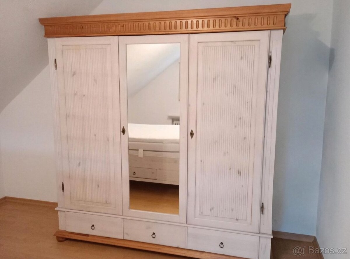 ..Zamluveno..Ložnice Celodřevená postel s úložným prostorem - 3