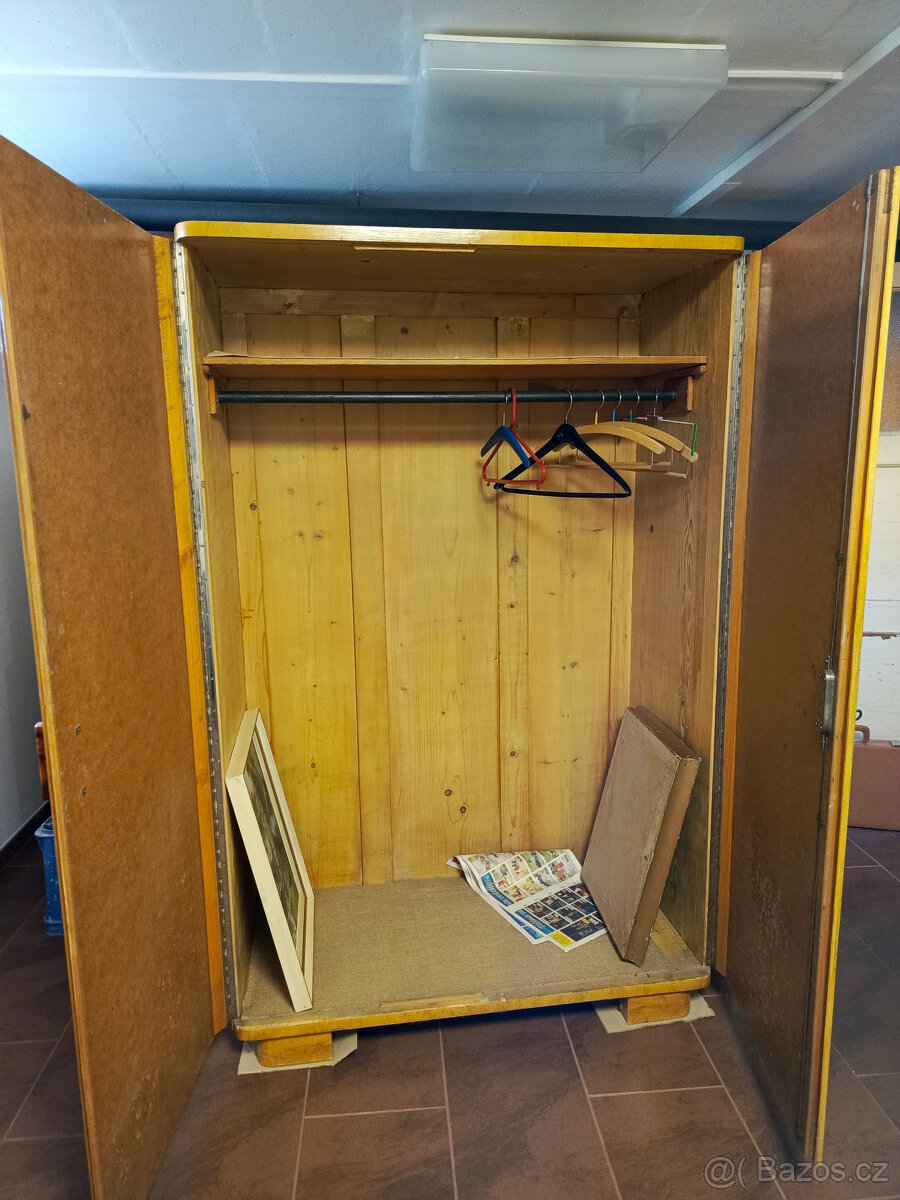 Retro skříně - 3
