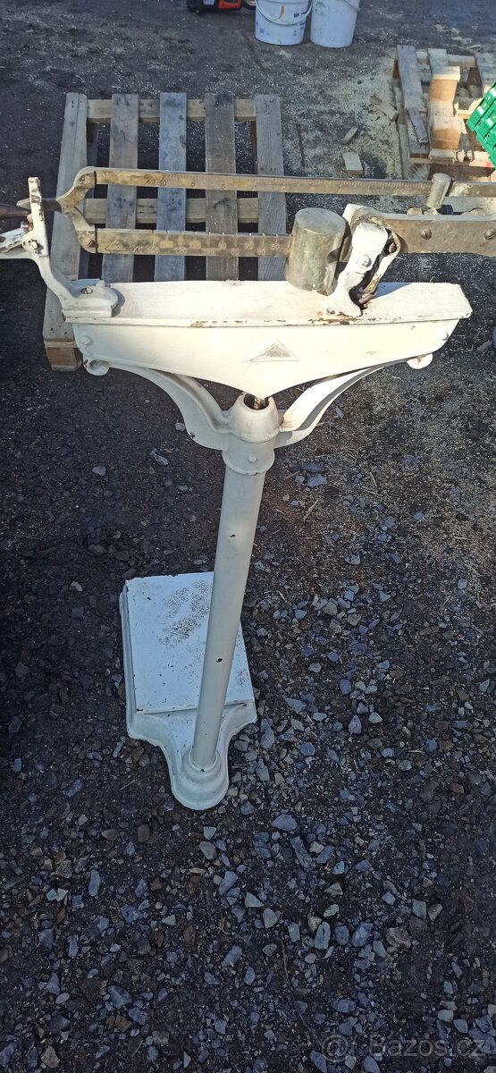 Prodám starou litinovou váhu - 3