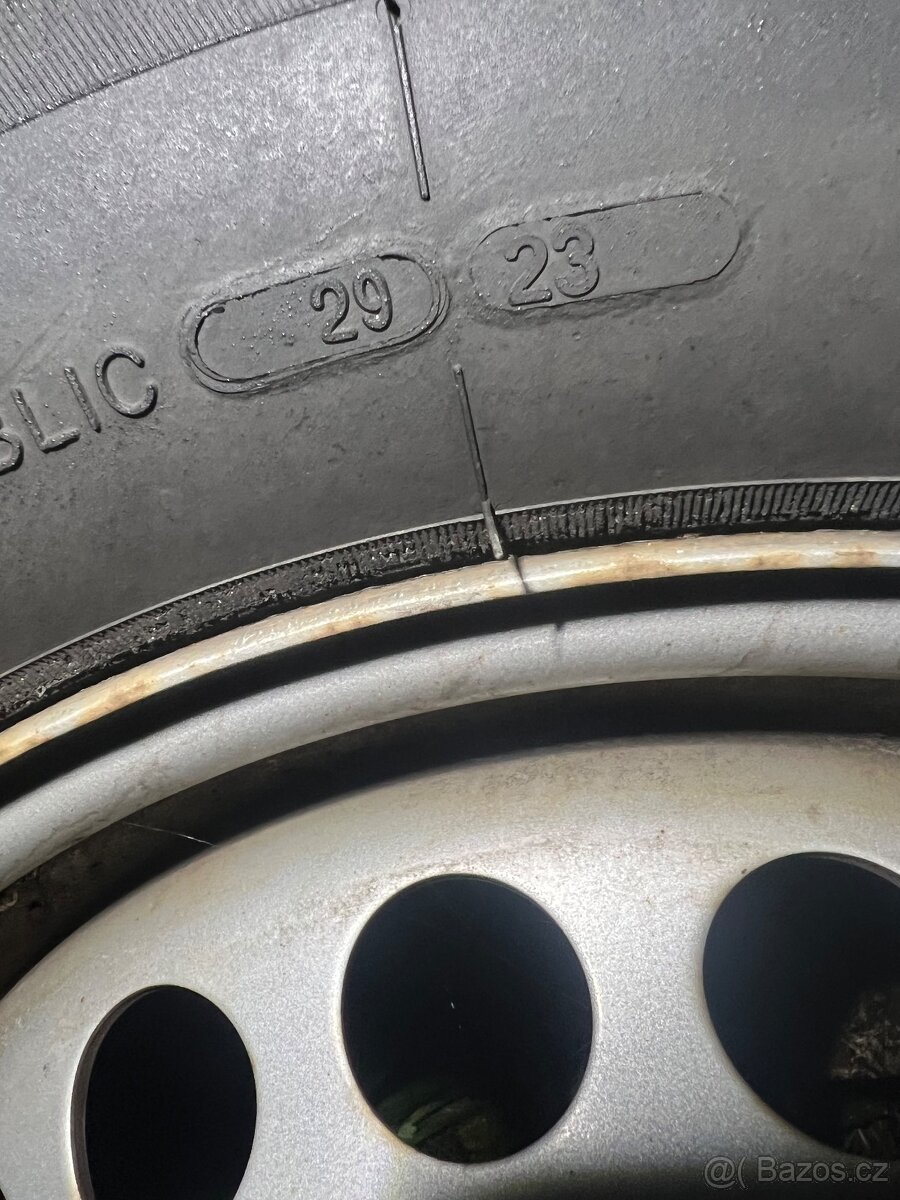 Zimní pneu 215/65r16C t5 5x120 - 3