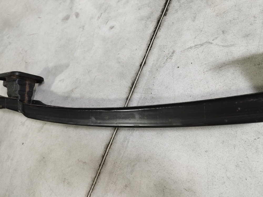 BMW - zadní výztuha - 3