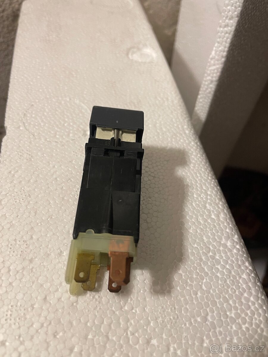 SPÍNAČ OBRYSOVÝCH SVĚTEL 6U0 941 503 - 3