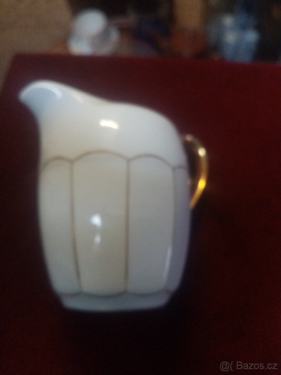 Starožitná porcelánová konvice na mléko - 3