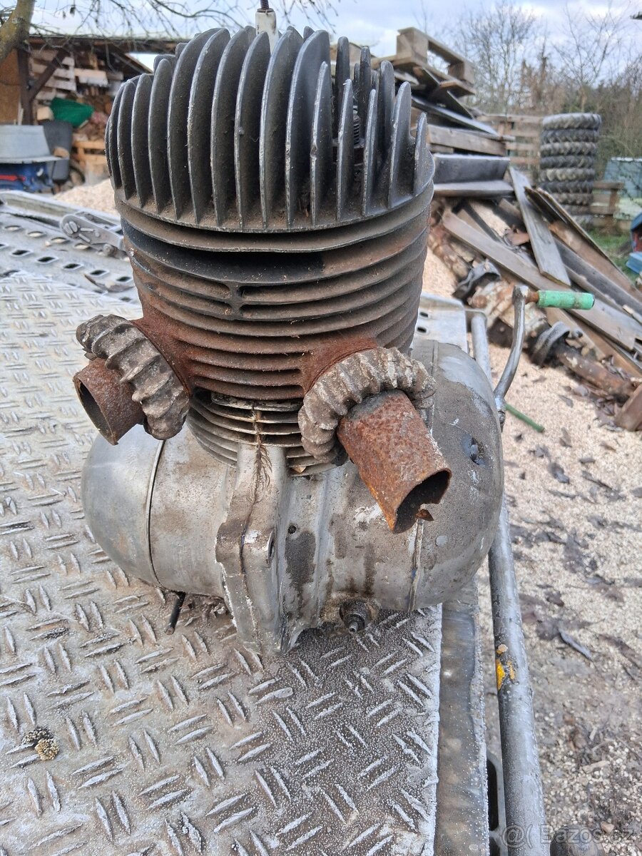 Jawa 250 kyvacka 353 motor - 3
