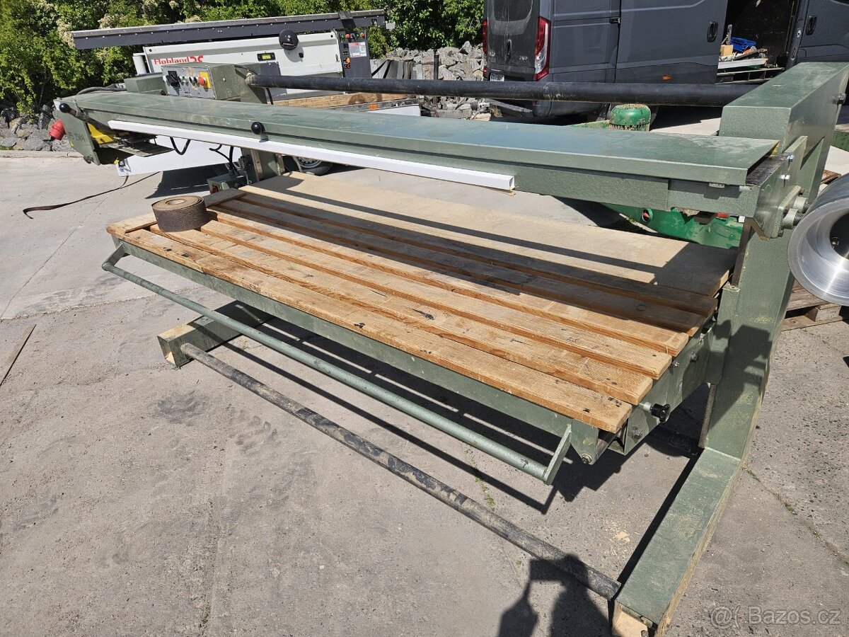 Pásová bruska s odsavačem. - 3