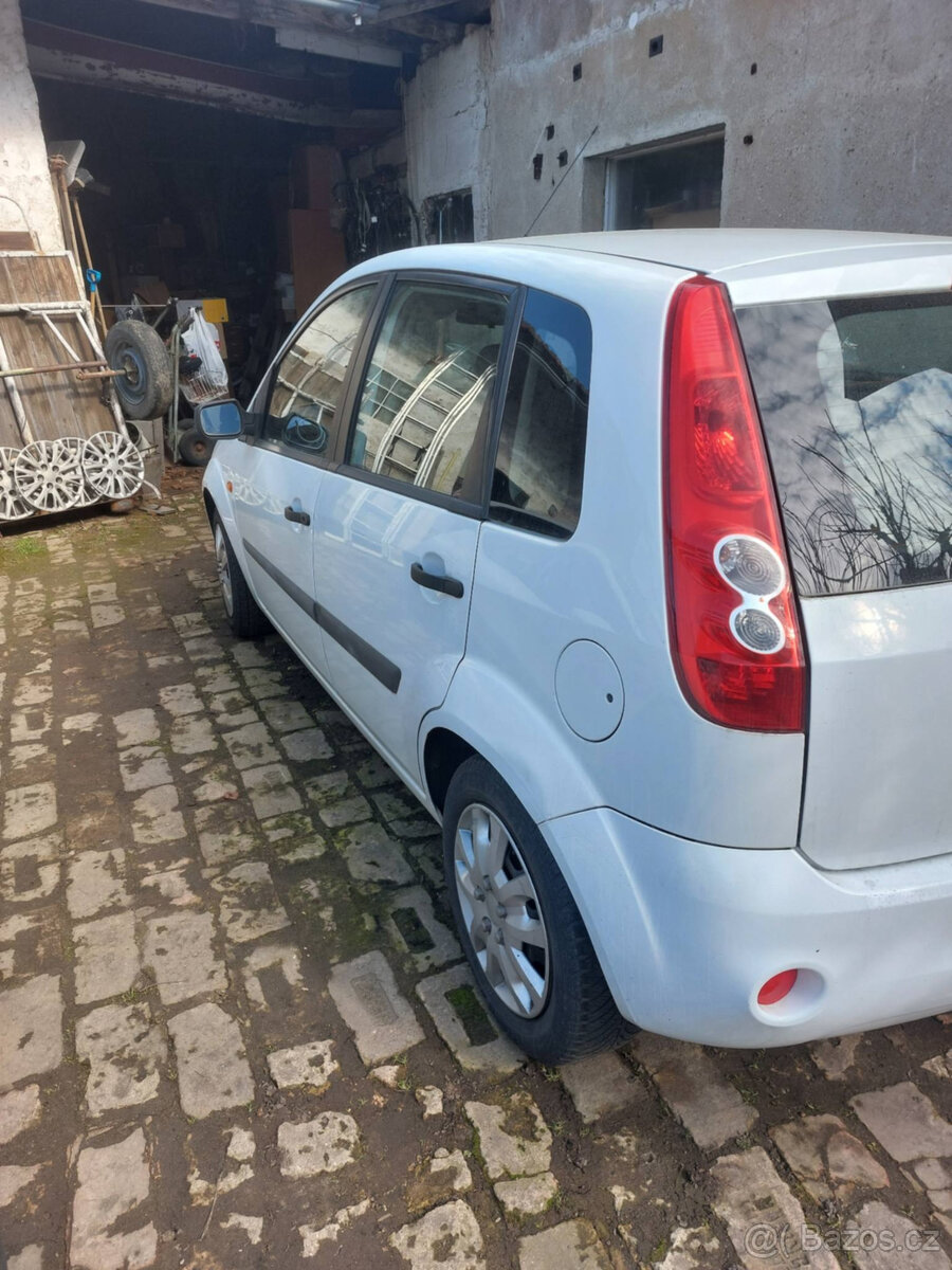 Prodám Fordfiesta 1.3 - 3
