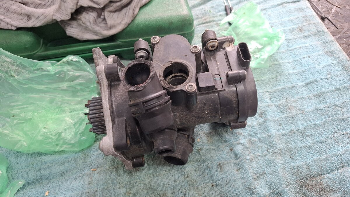 Vodní pumpa motoru CJX Superb 206kW - 3