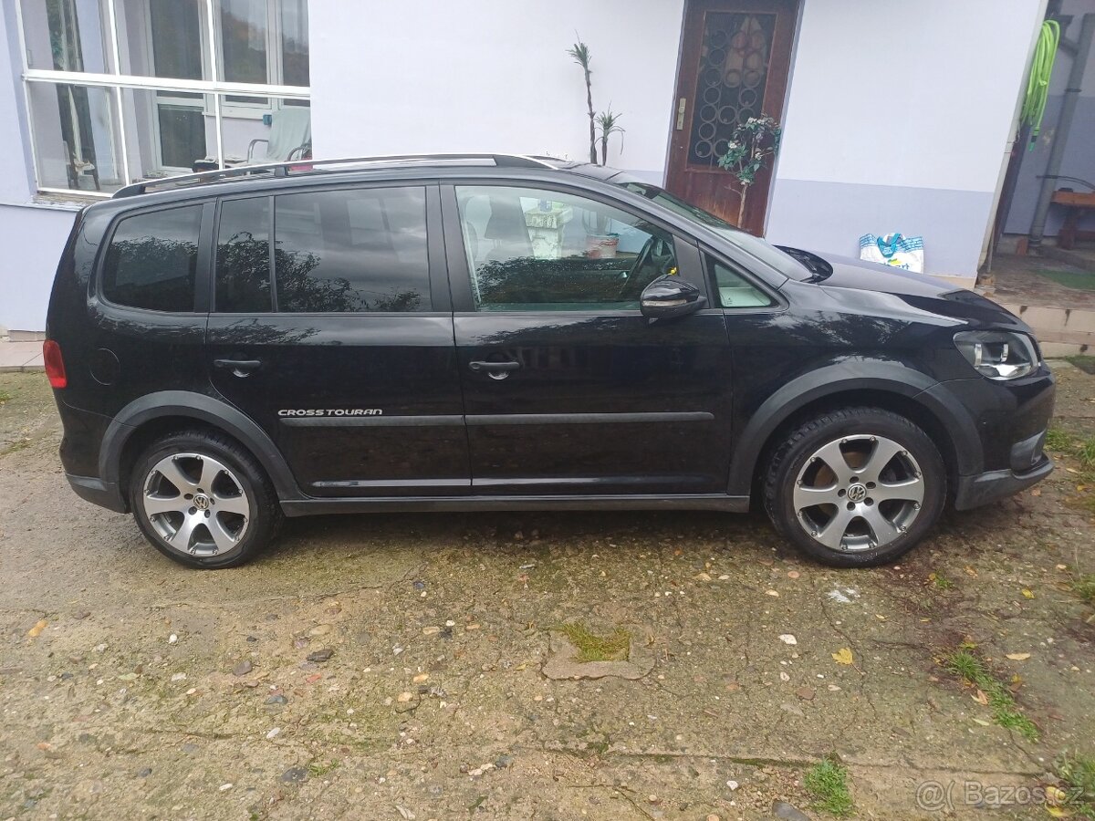Prodám VW Touran Cross - 3