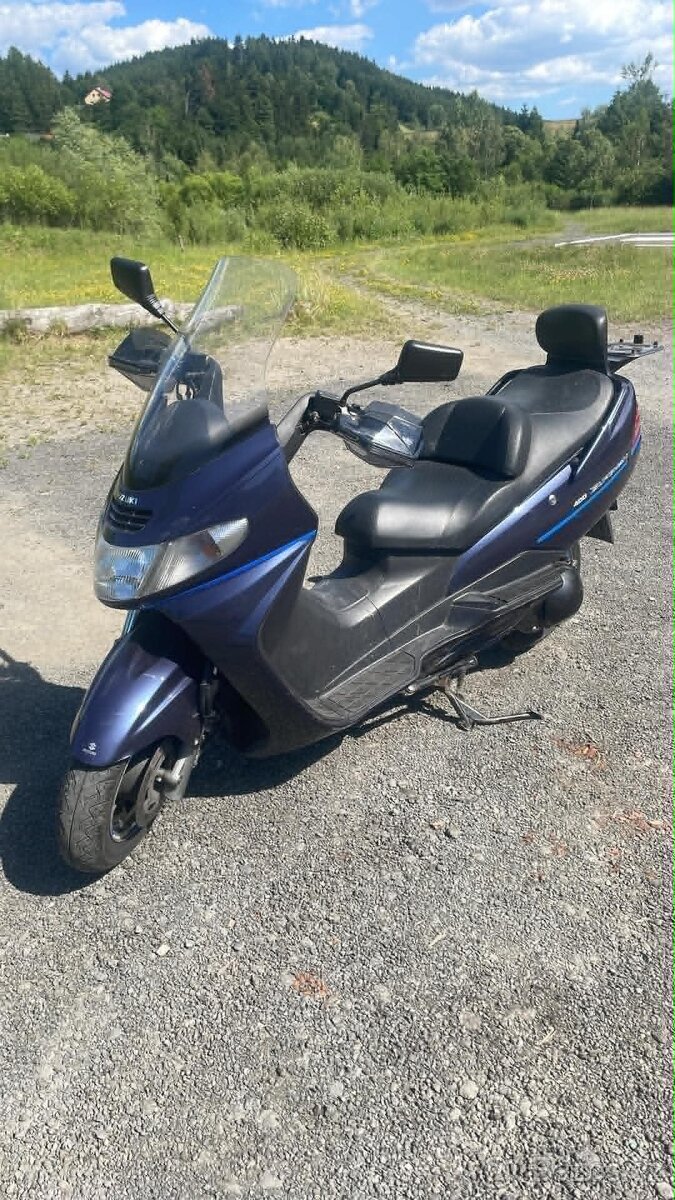 Suzuki Burgman 400. - 3