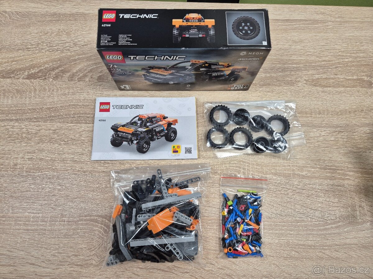 LEGO TECHNIC 42166 Neom McLaren Extreme E Team - 3
