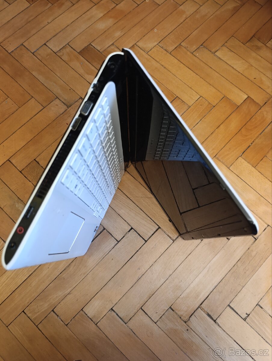 Notebook Sony VAIO SVE151E11N – na díly nebo opravu - 3