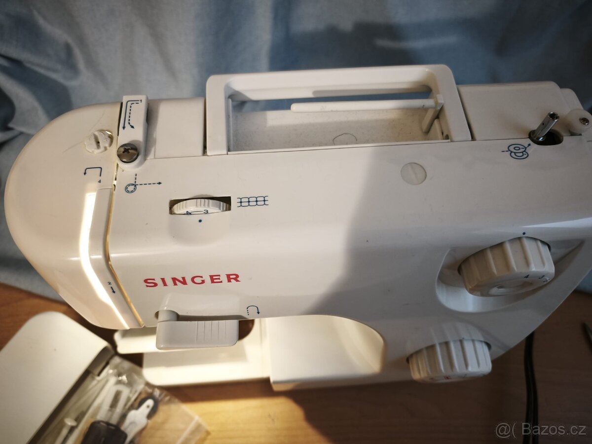 Prodám šicí stroj Singer 8280. - 3