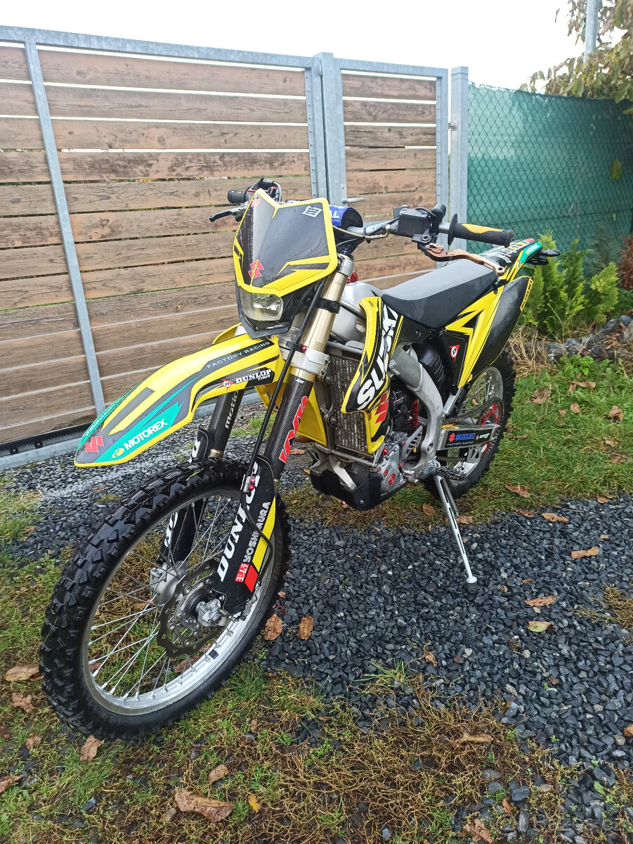 Suzuki RMZ 250 R.V.2015