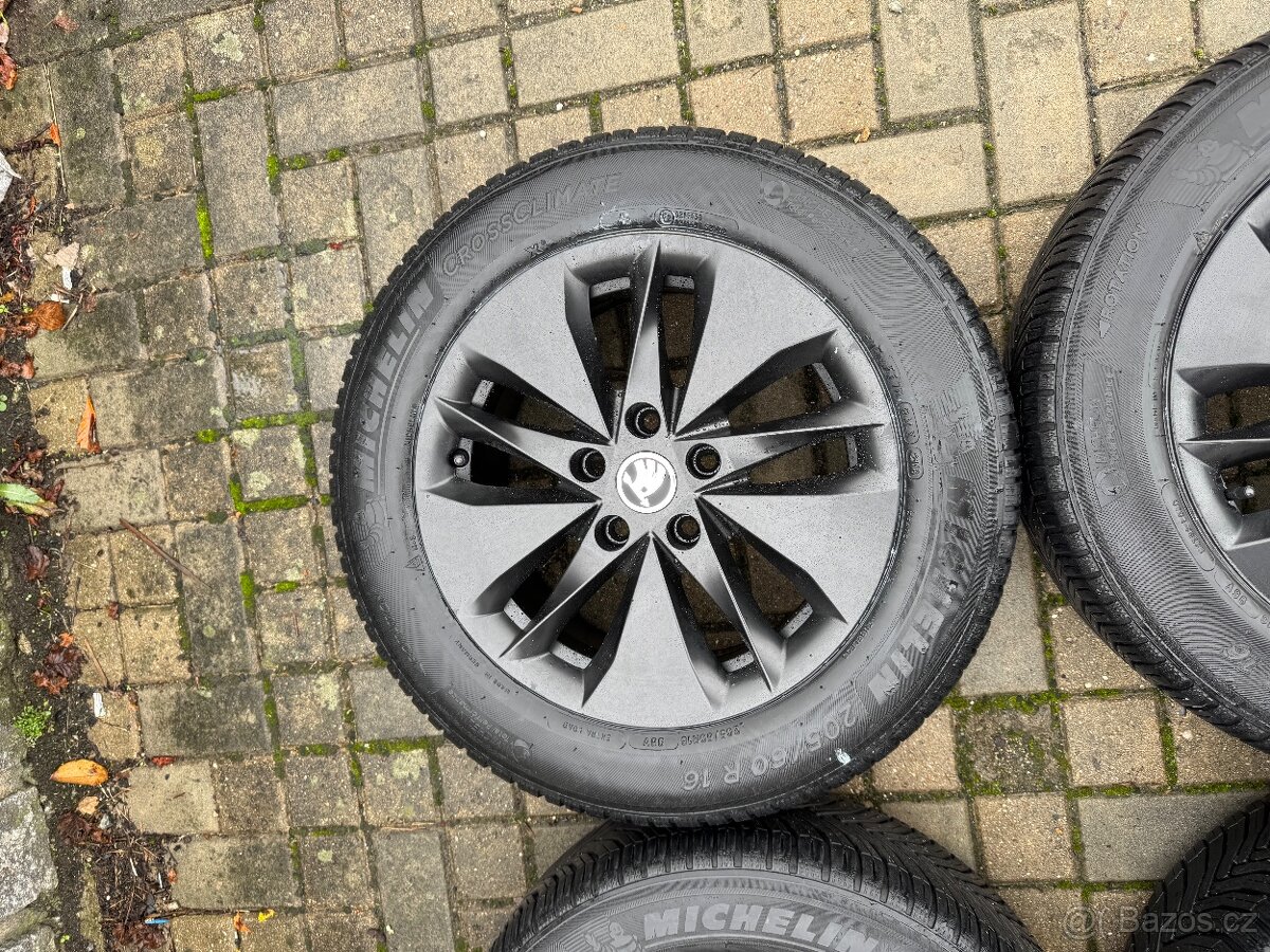 ORIGINÁL Alu Škoda ALASIA R16, 5x112 - TOP STAV, CELOROČNÍ - 3