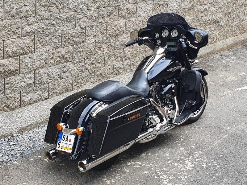 Harley Davidson FLHX Street Glide - 3