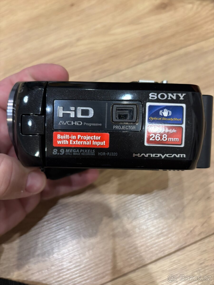 Videokamera Sony HDR-PJ320E s projektorem - 3