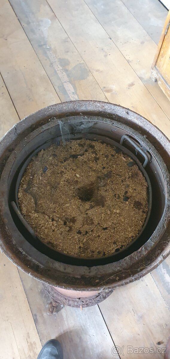 Starodávné pilinové kamna - 3