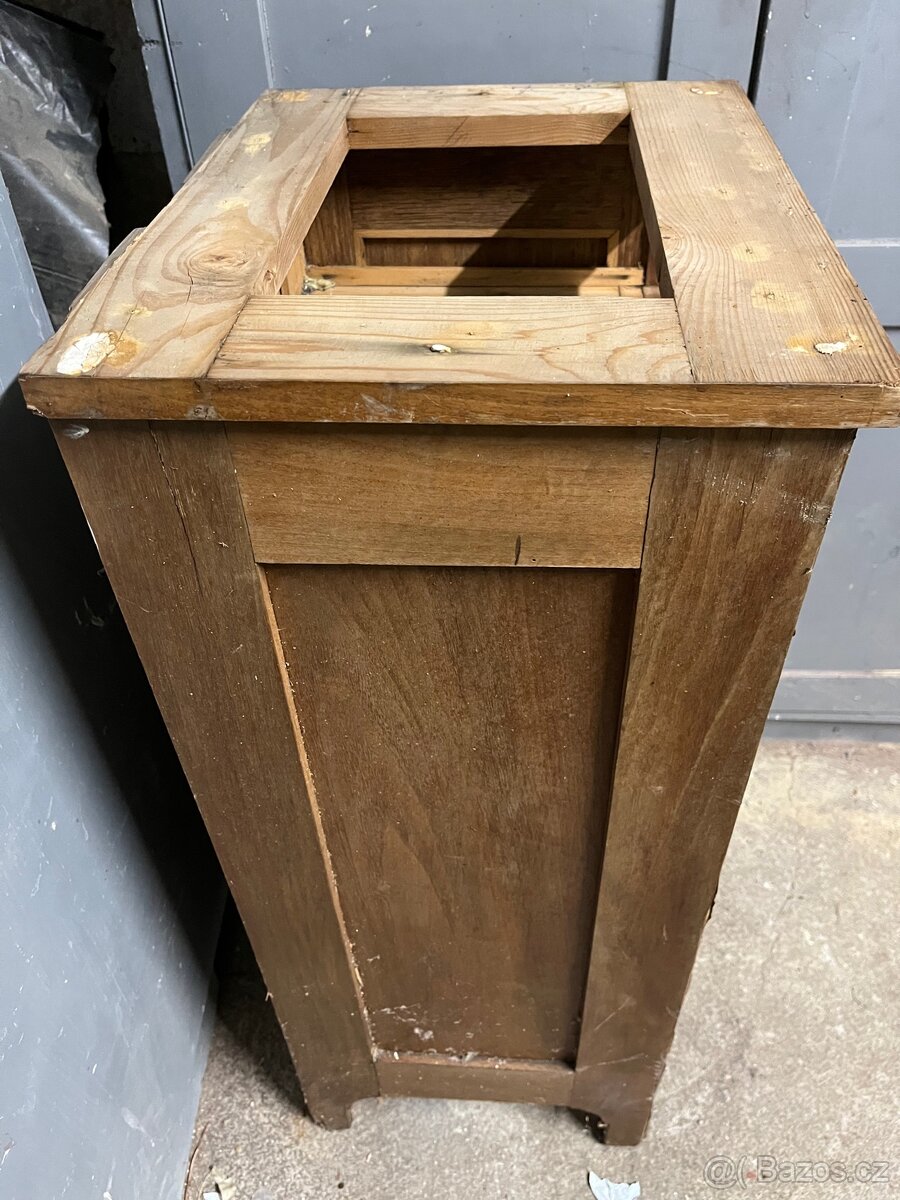 Stará skříňka - 3