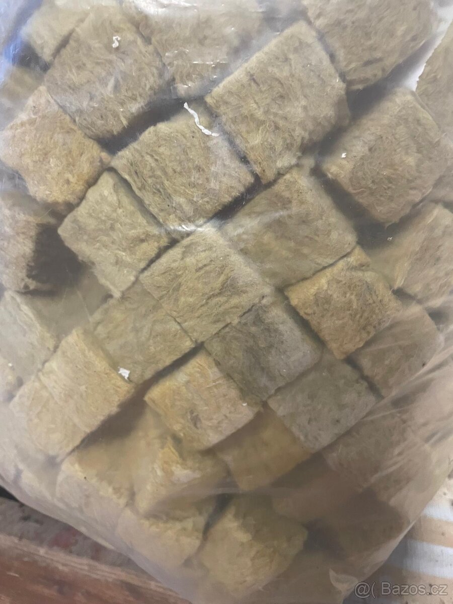 Rockwool sadbovací kostka 40x40 mm bez díry - 3