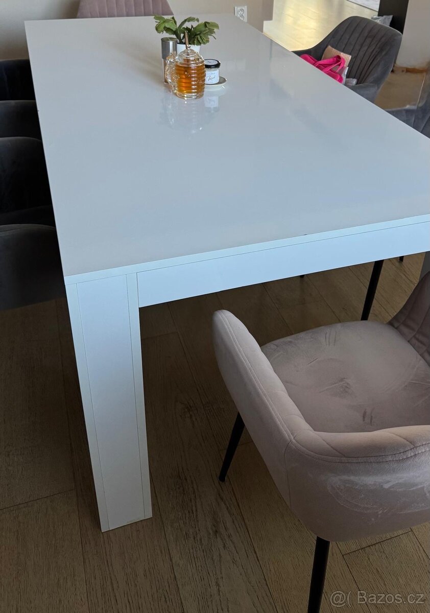 Jídelní stůl - 3