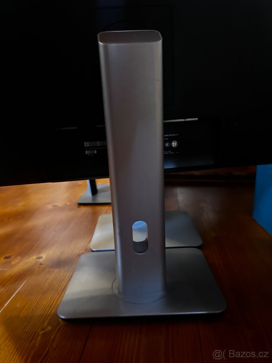 Monitory se stojanem - 3