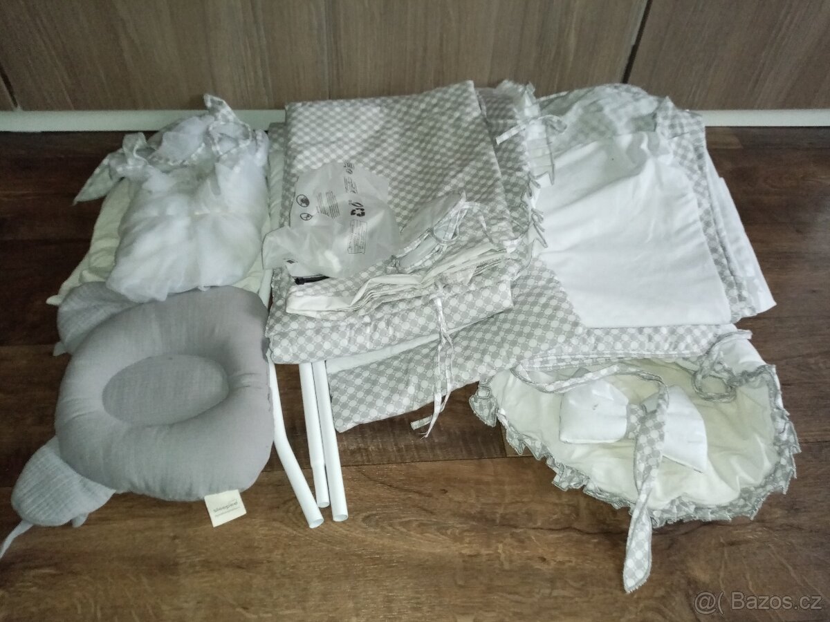 Dětská postýlka s vybavením - 3