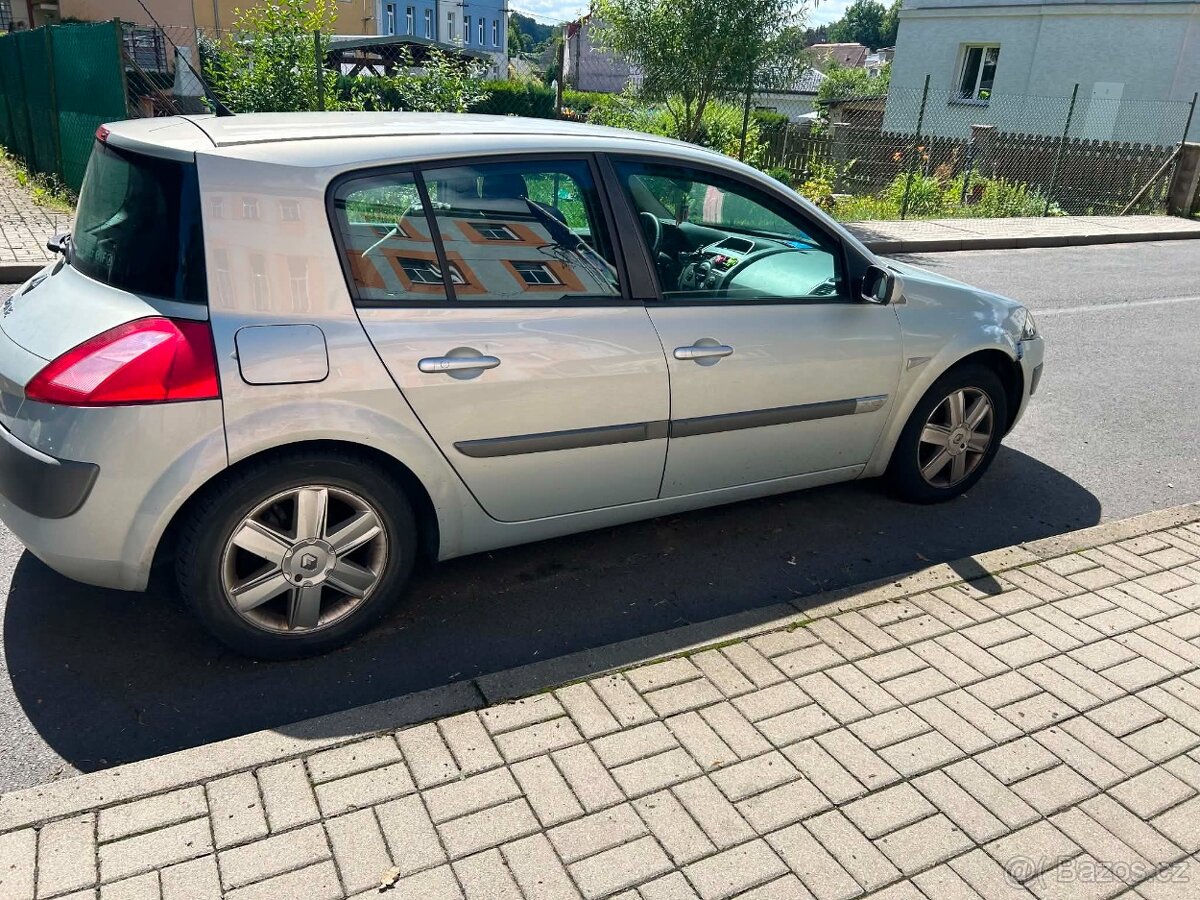 Renault Megane 2 hatchback 1.9DCI - 3