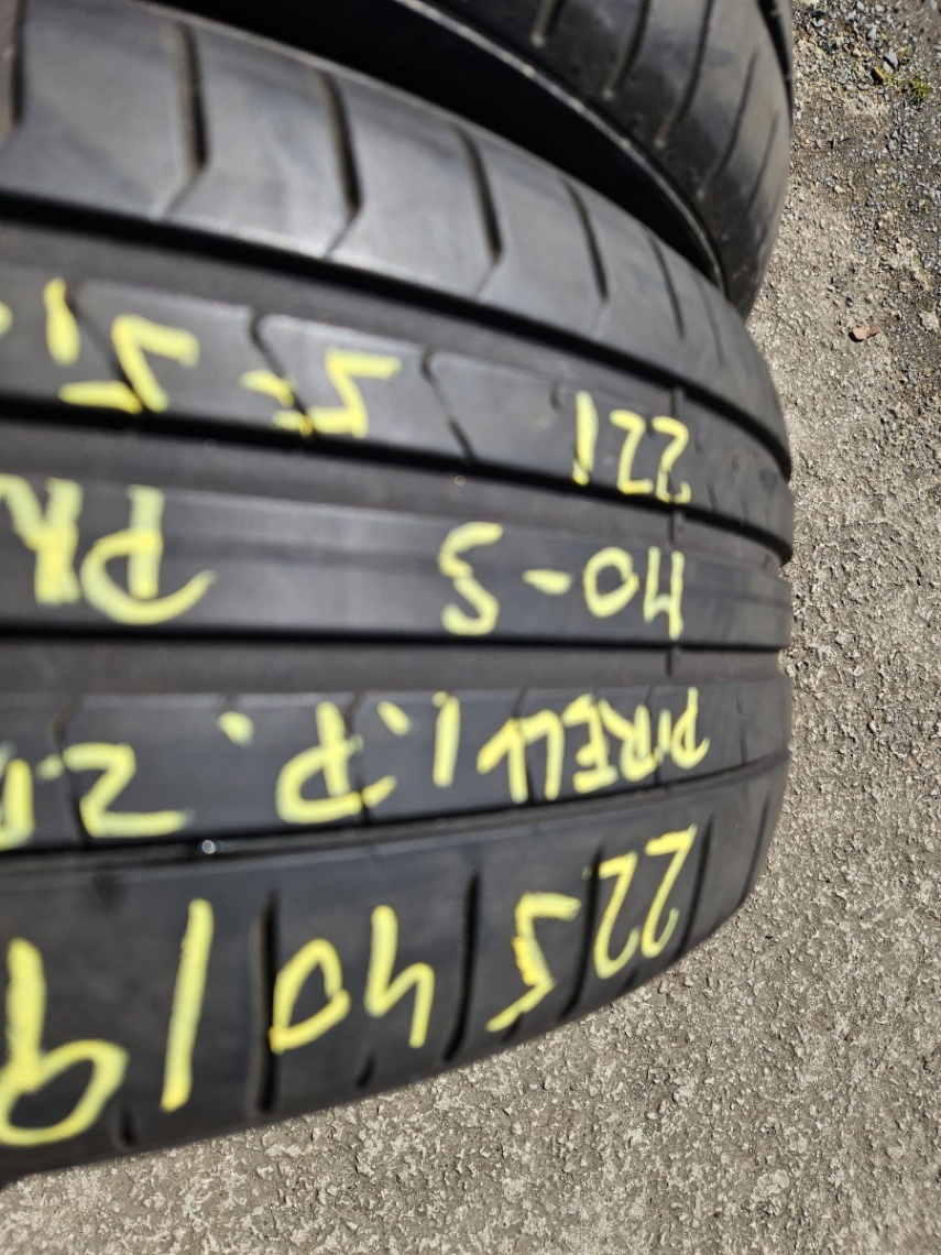 225/40R19 - 3