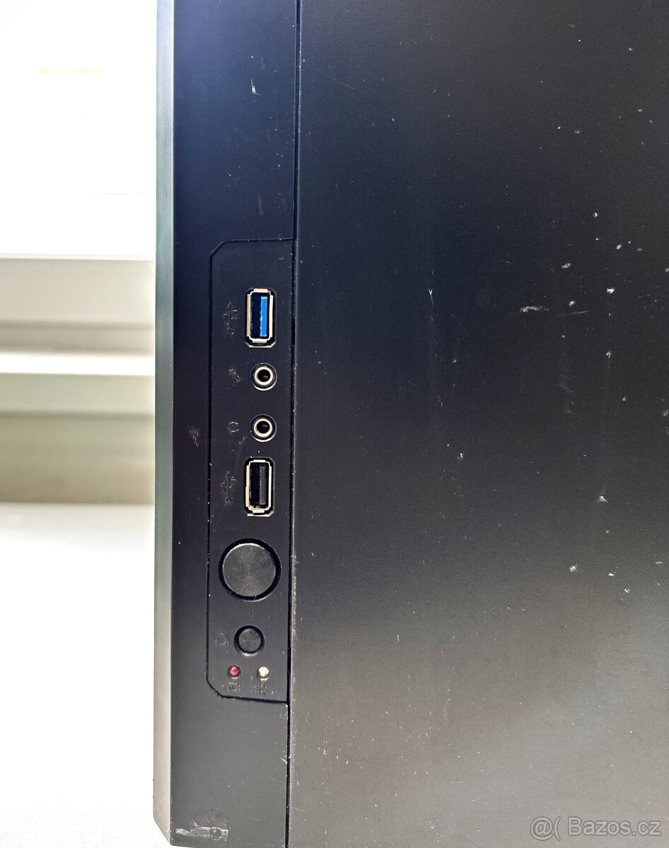 PC skříň Fractal Design Core 1000 bez disku - 3