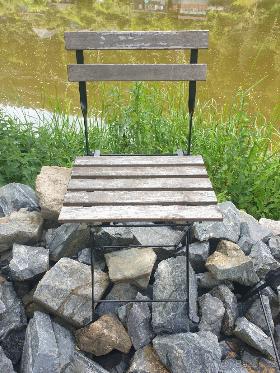 Posezení, stolek a dvě židle - 3