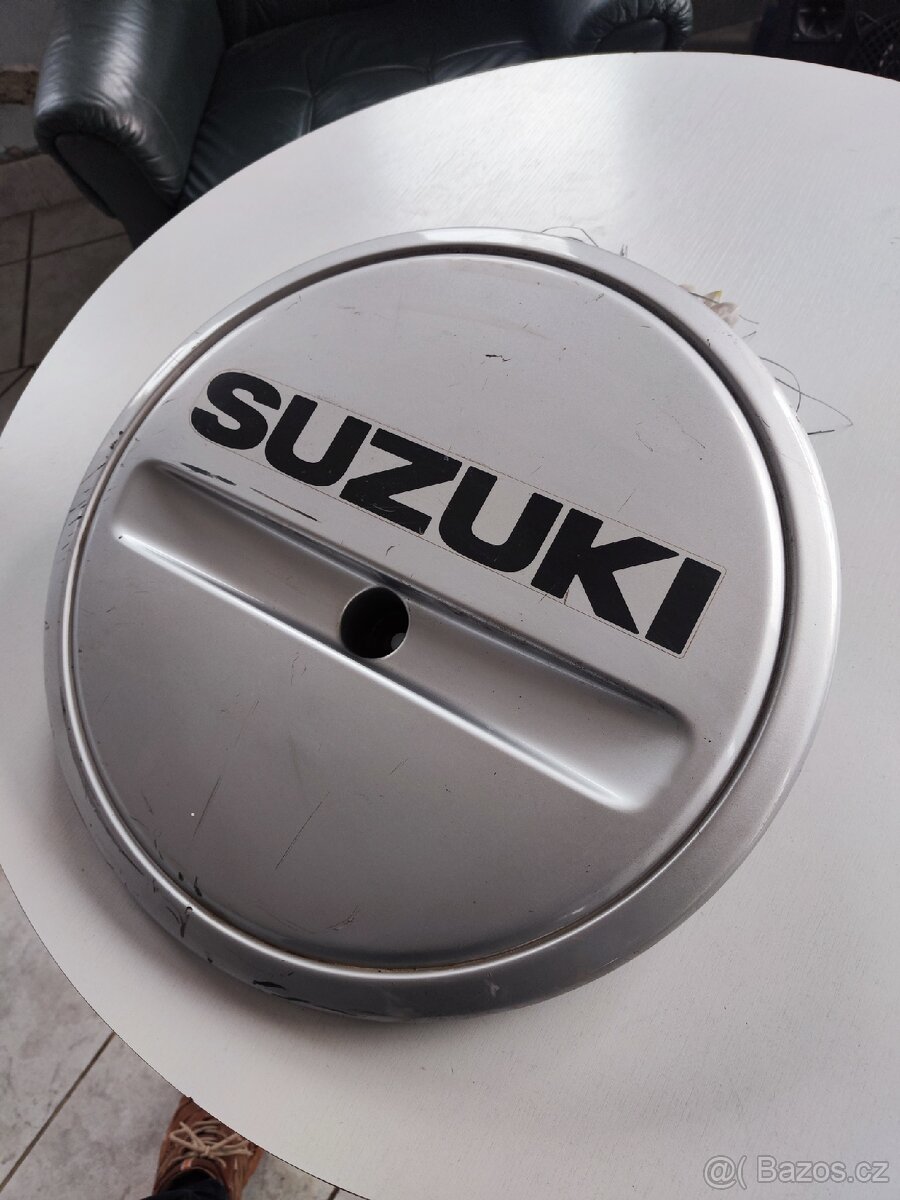 Kryt rezervy Suzuki Jimmy - 3
