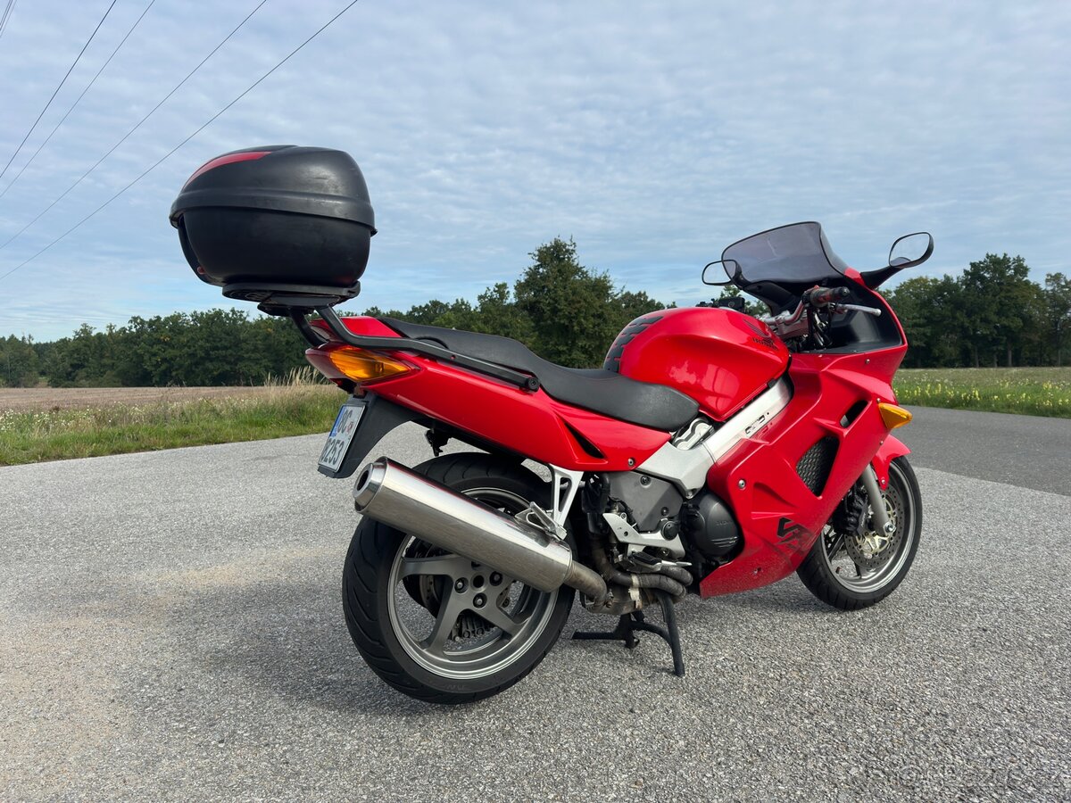 Honda VFR 800Fi - 3