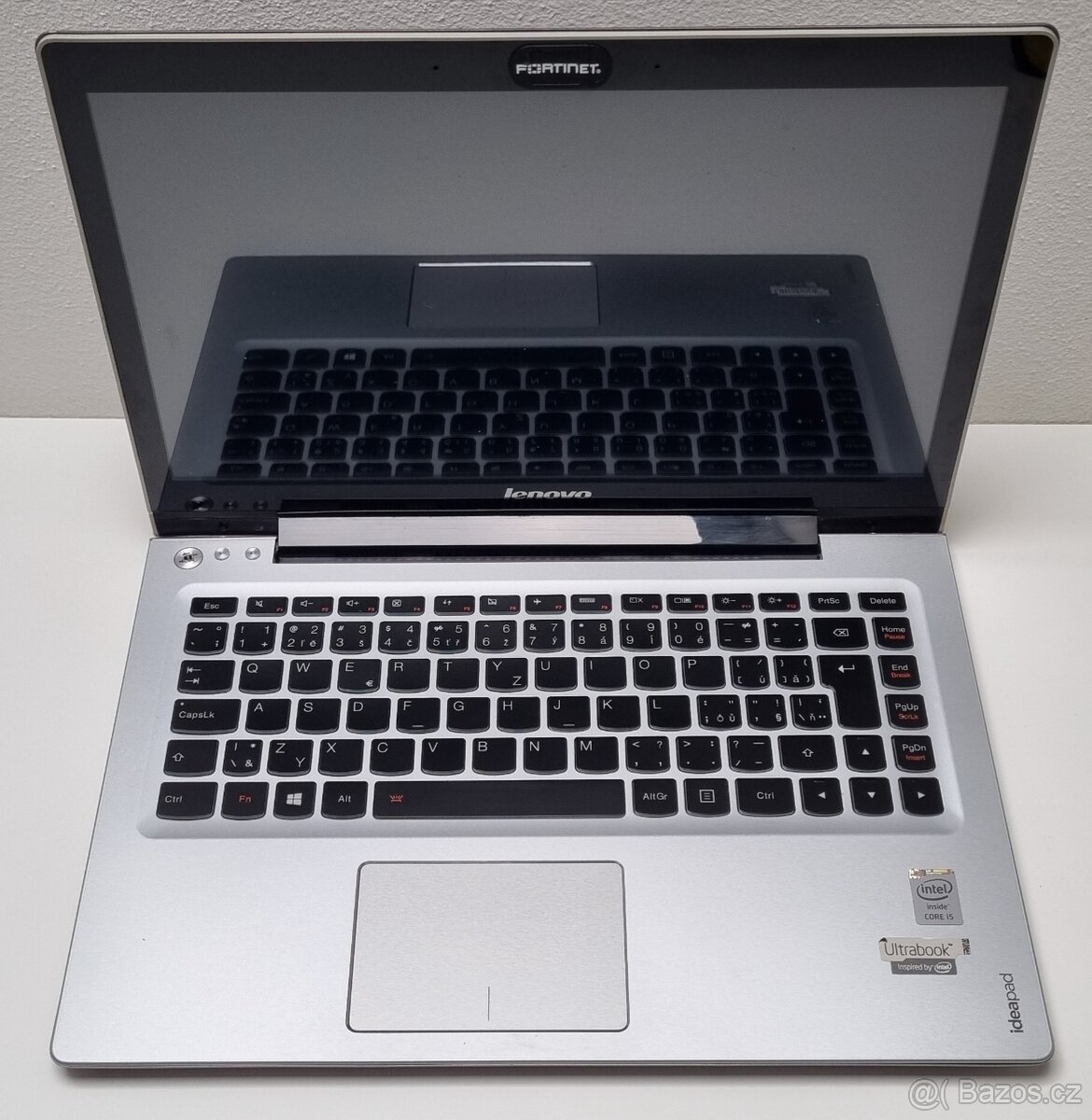 Lenovo IdeaPad U330 Touch - 3