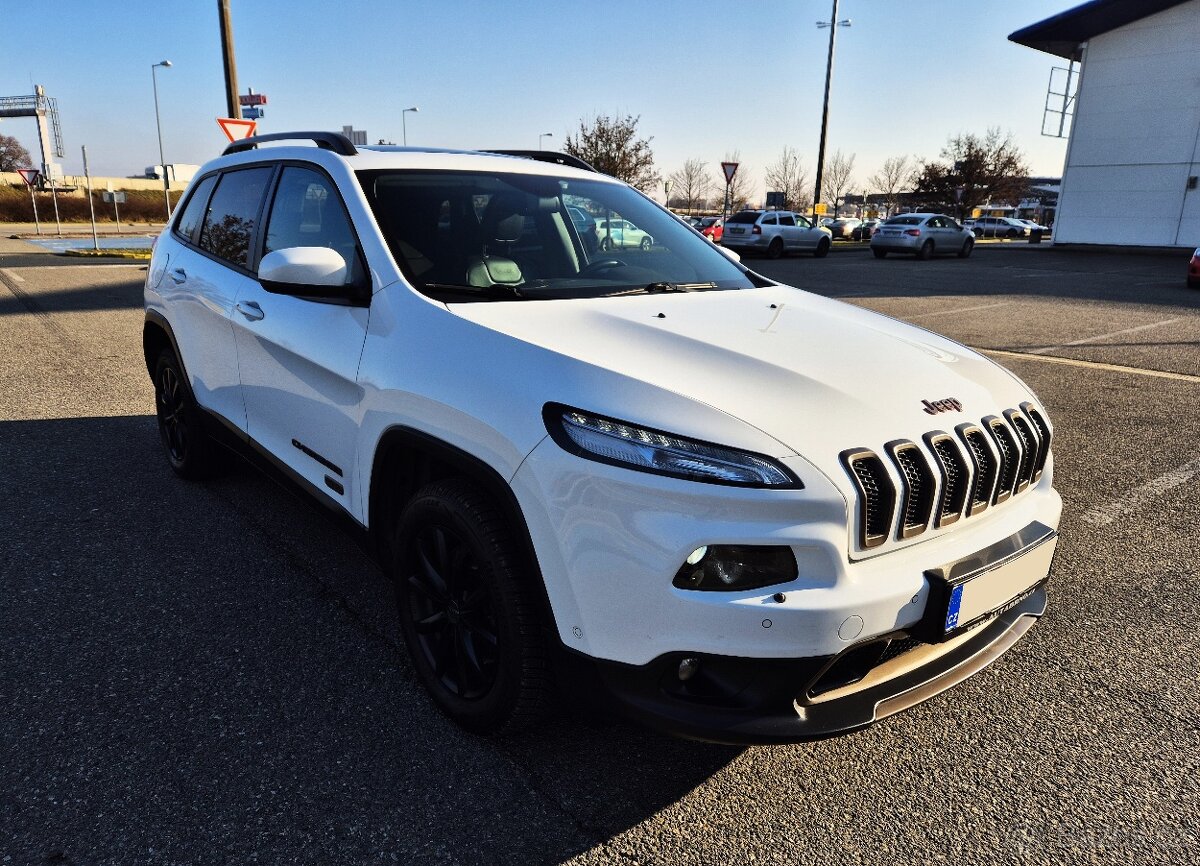 JEEP CHEROKEE 2.2MJET147KW 2016--OVERLAND EDICE FULL VÝBAVA-