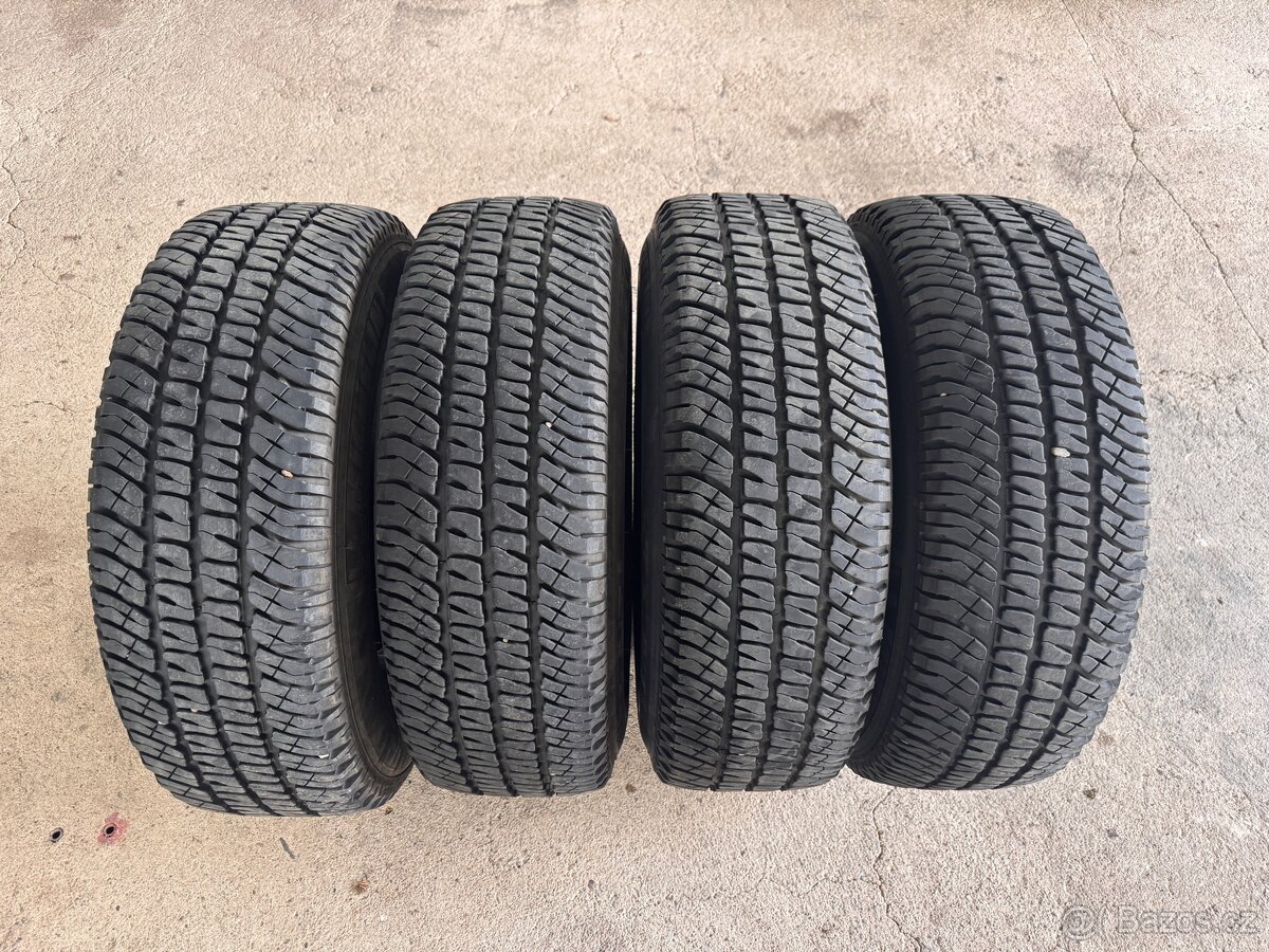 Sada pneu Michelin 265/75 R16