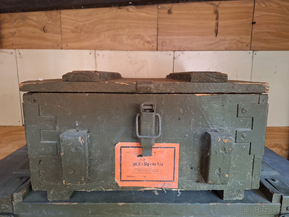 Staré dřevěné vojenské bedny - 3
