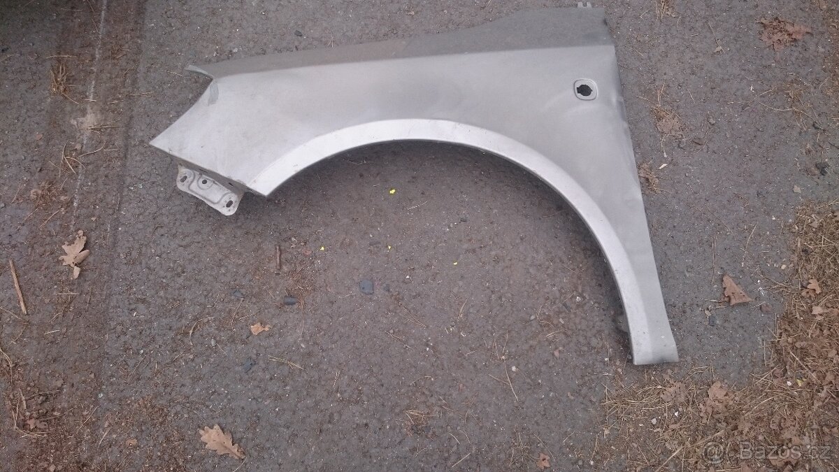Skoda Roomster,Fabia 2 predni blatnik na opravu - 3