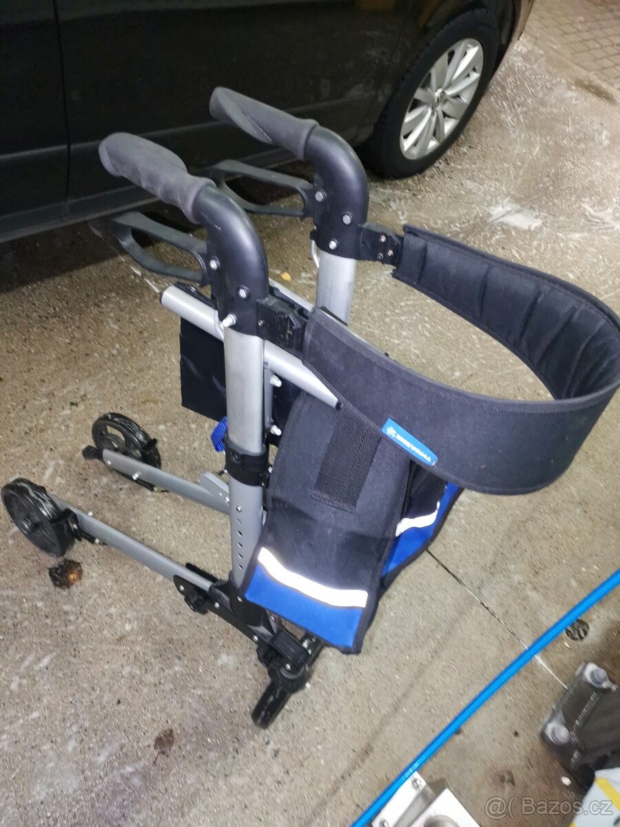 Prodám zdravotní vozík pro postižené skládací - 3