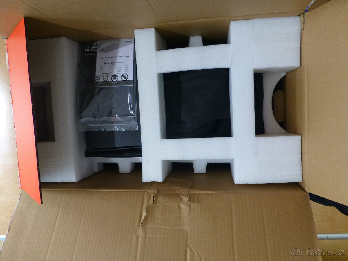 Asus ROG Strix Helios - 3