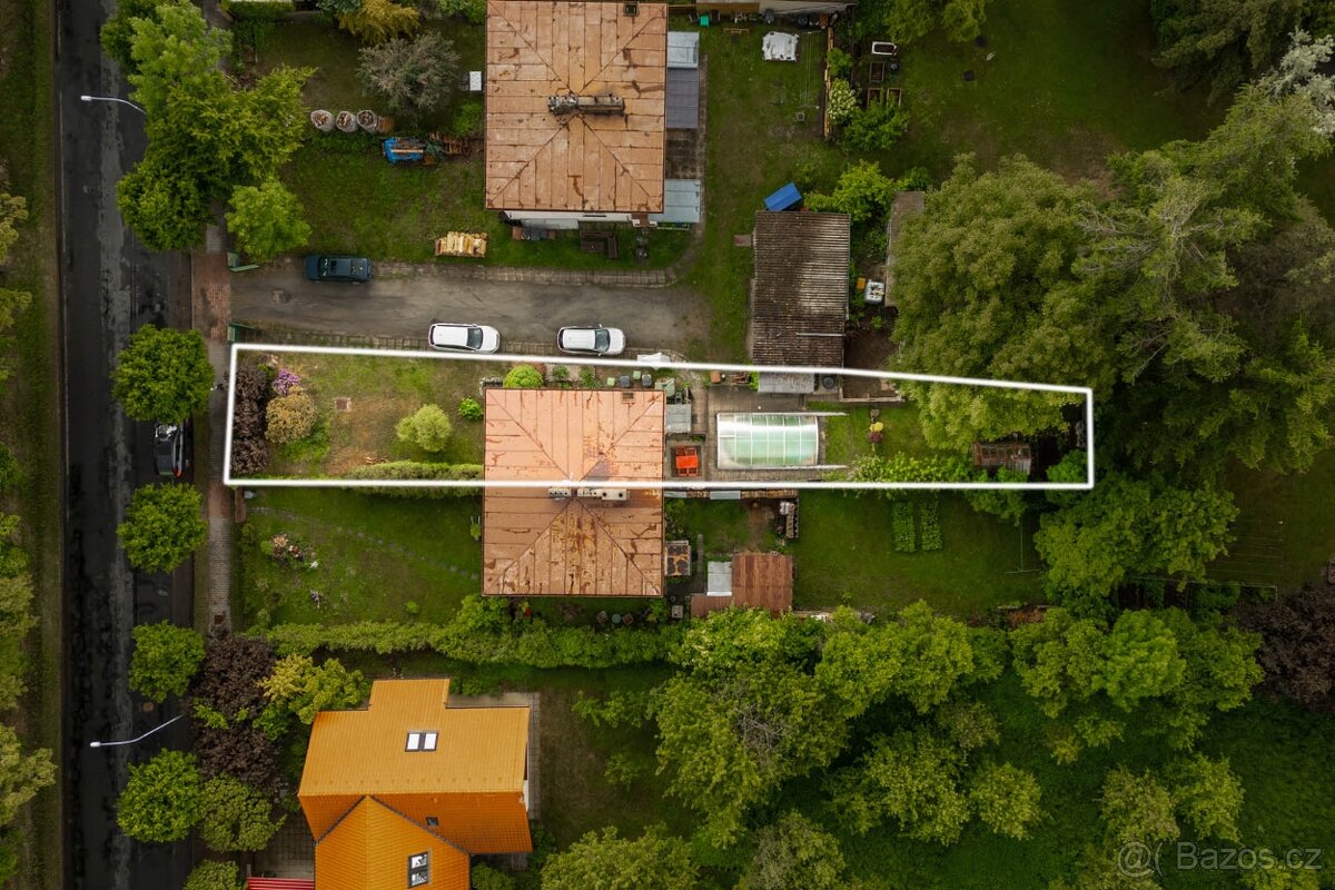 Prodej krásného řadového rodinného domu 4+1 s bazénem - 3