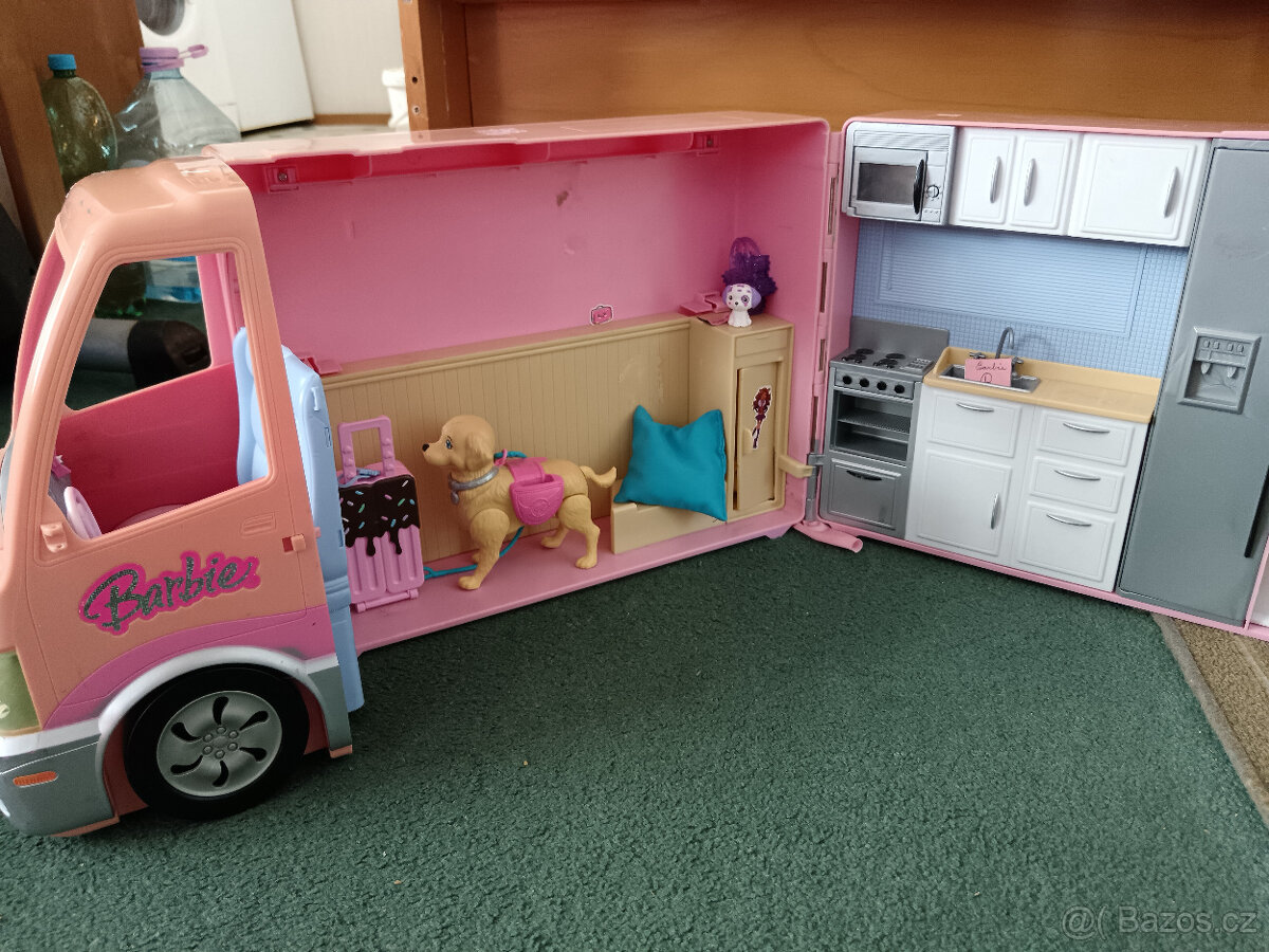 Růžový karavan pro Barbie - 3