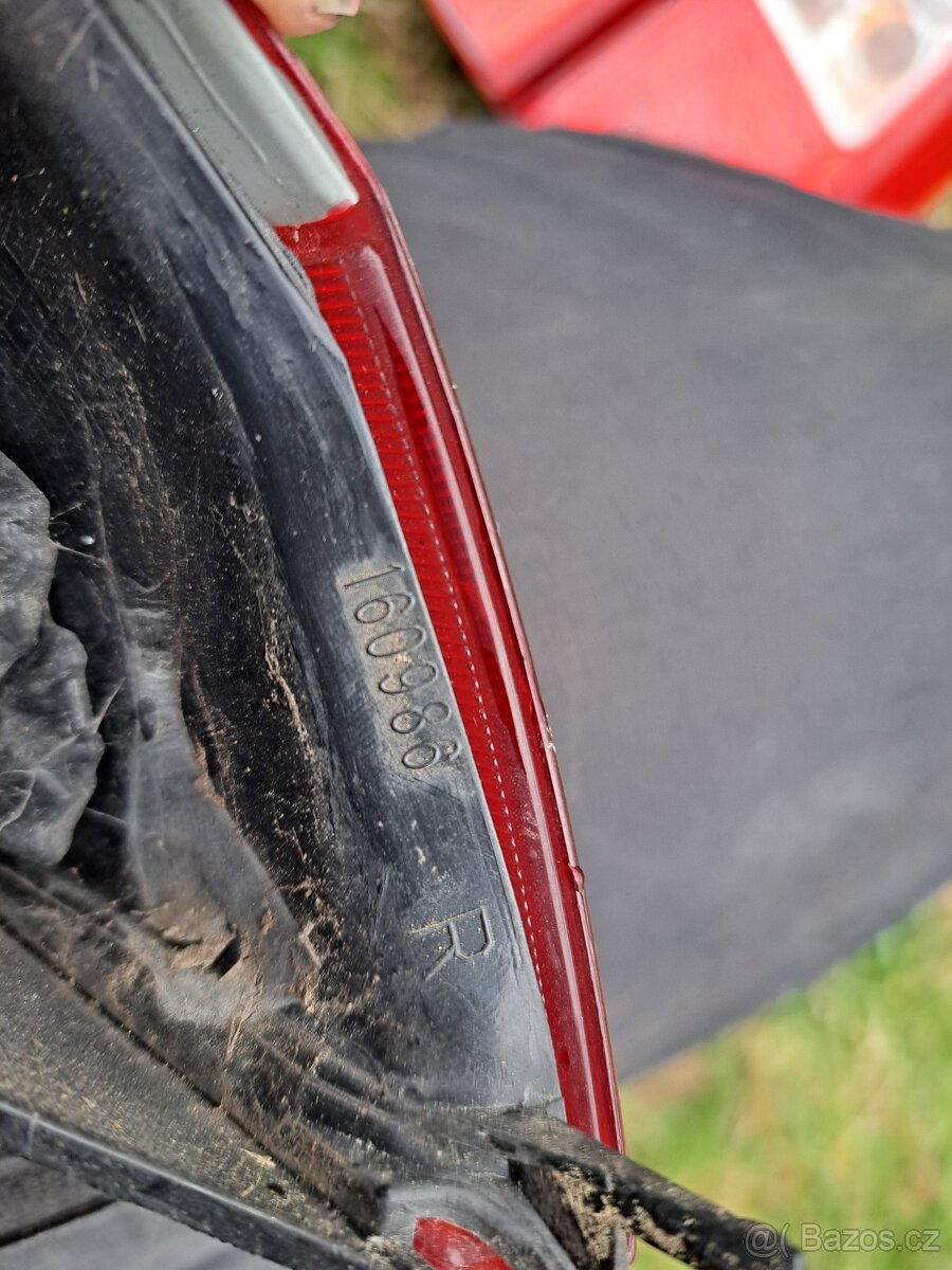 Volvo V70 - zadní lampy - 3