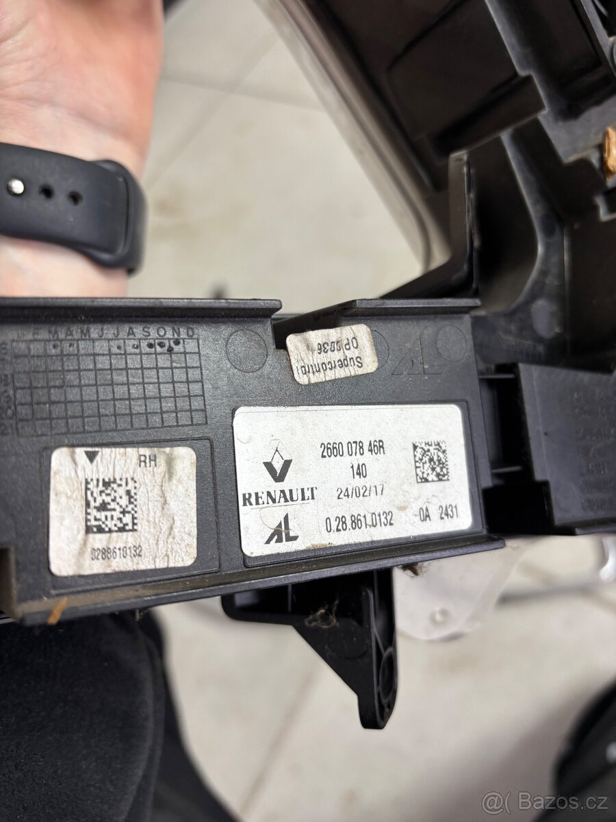 Renault captur zbytek dílu - 3