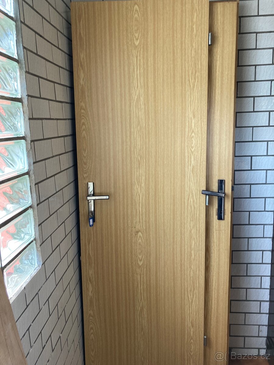 PRODÁM DVEŘE 60 - 3
