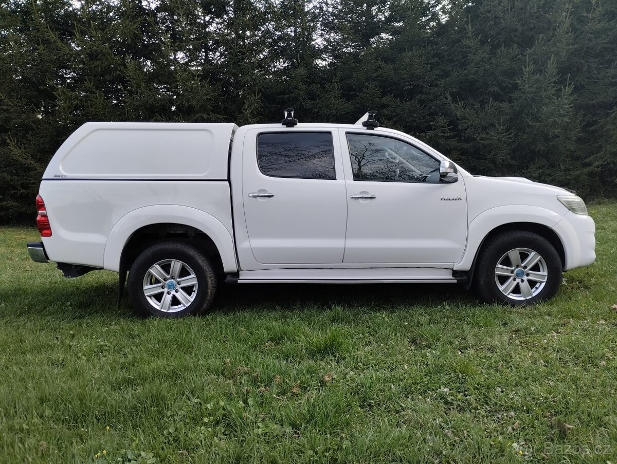Toyota Hilux 4x4 1 majitel ČR. 216 tis. km.
