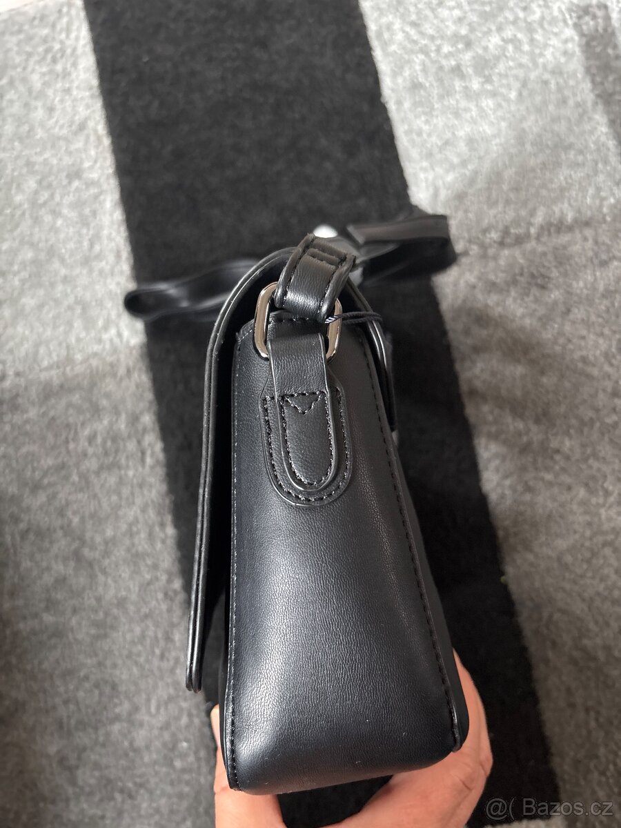 Nádherná černá kabelka - 3