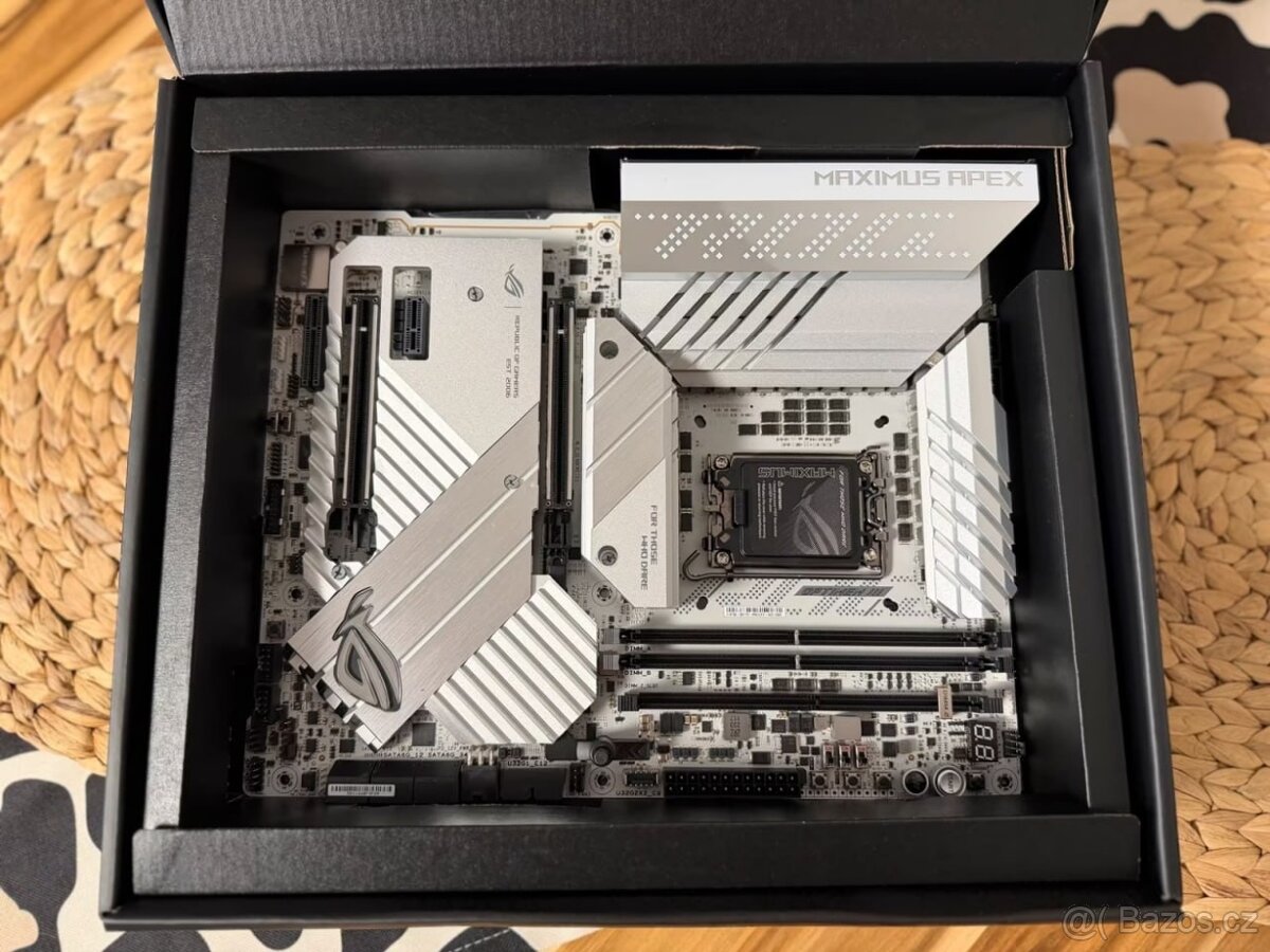 Herní základní deska ASUS ROG Maximus Z790 APEX LGA1700 - 3