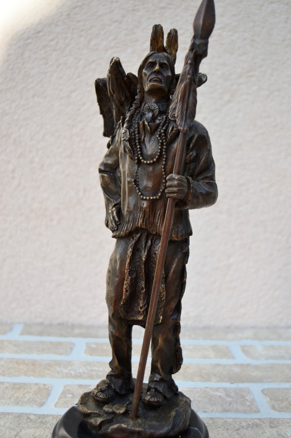 Bronzová socha - INDIÁN - INDIÁNSKÝ NÁČELNÍK - 3