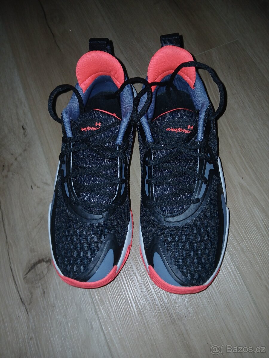 Under armour vel.40,5 - 3