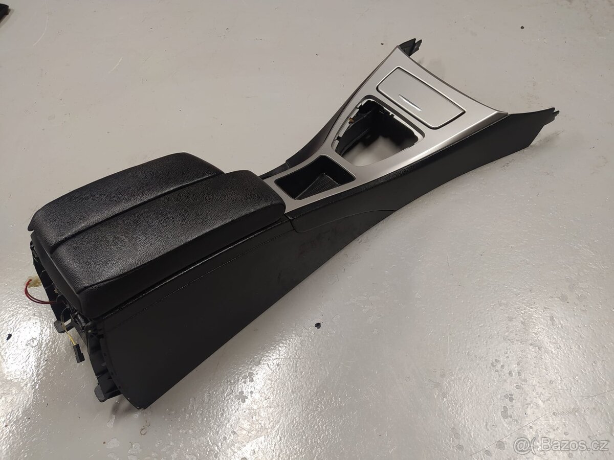 BMW E90 - Středový panel s loketkou - 3